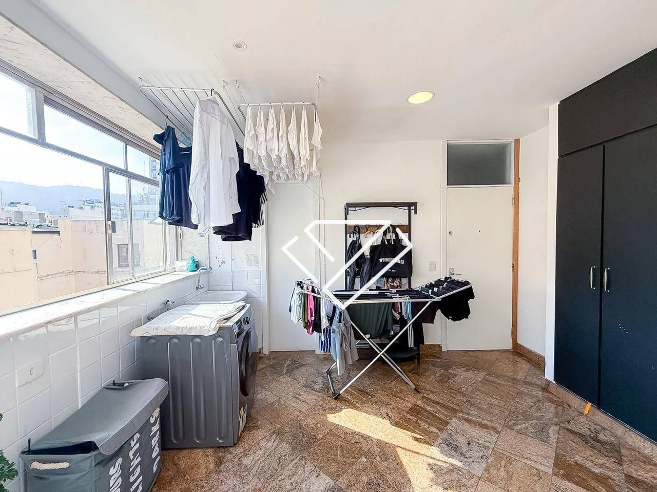 4-bedroom apartment with a separate kitchen and 250 m² — photo 17