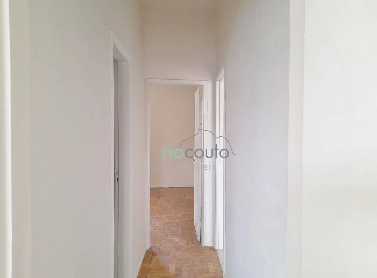 Unfurnished 2-bedroom apartment with 2 bathrooms and parking — photo 17
