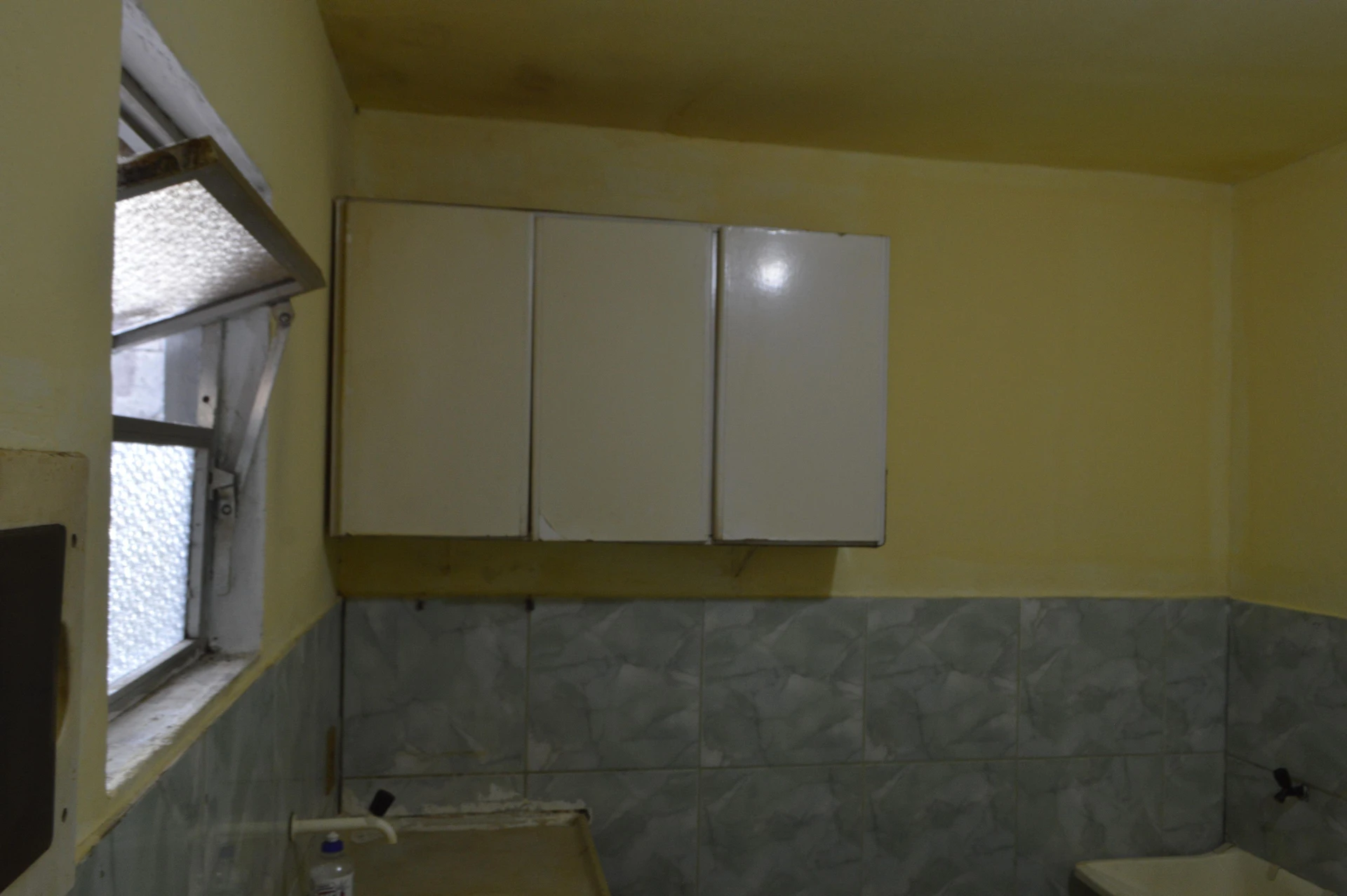 Estudio sin amueblar en alquiler con cocina cerrada — photo 3