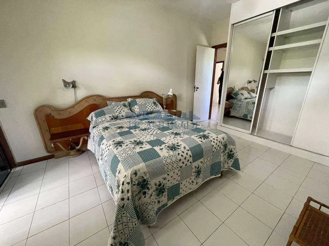 Casa com cozinha fechada e fogão a gás — photo 32