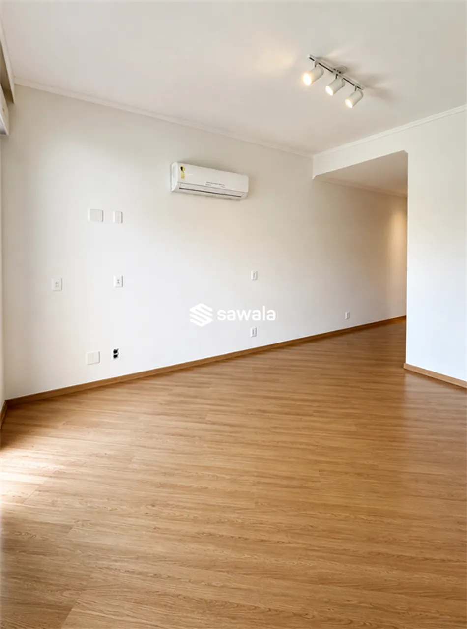 House with 5 bedrooms and a gas open-plan kitchen — photo 11