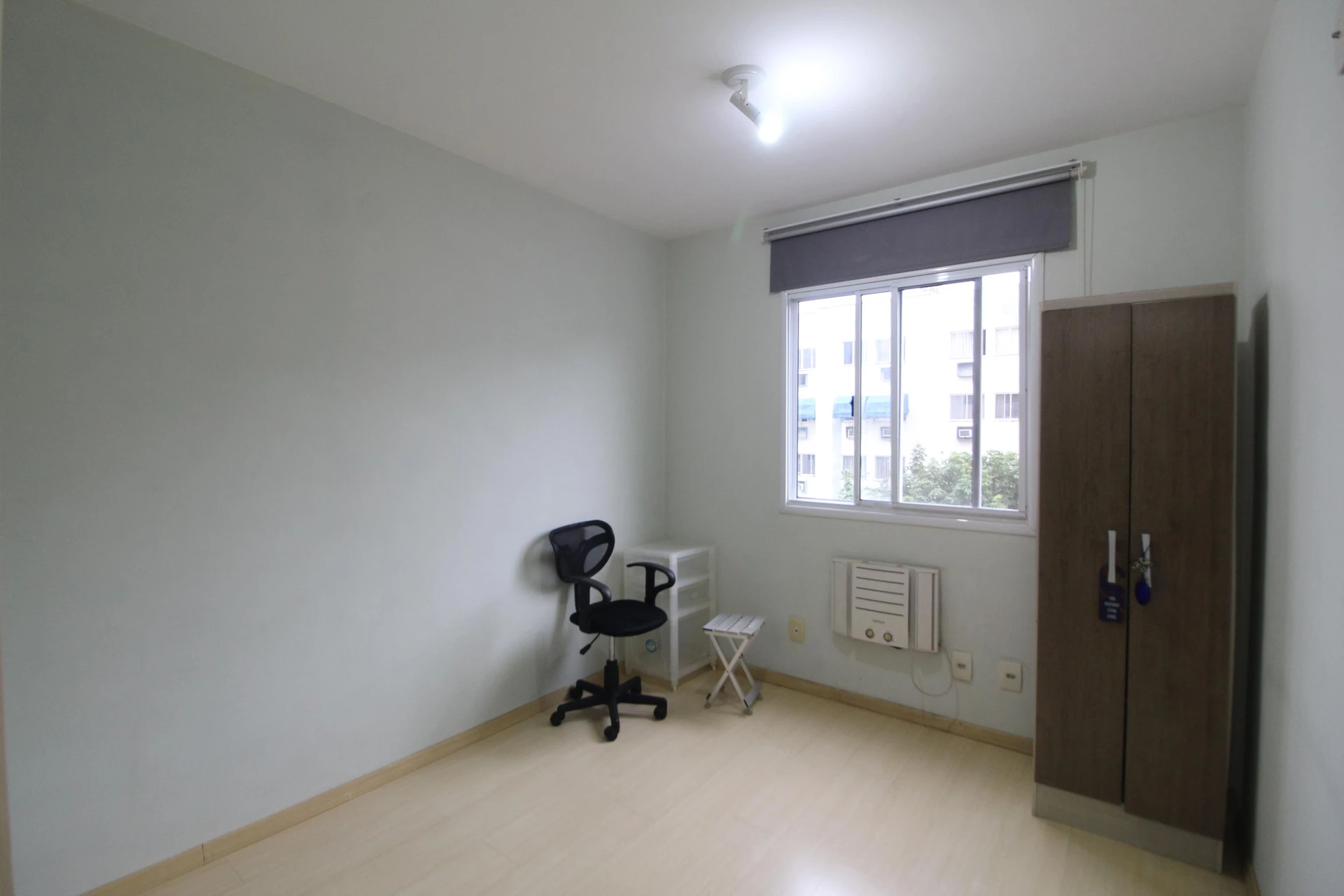 Apartamento mobiliado com 2 quartos e varanda — photo 3