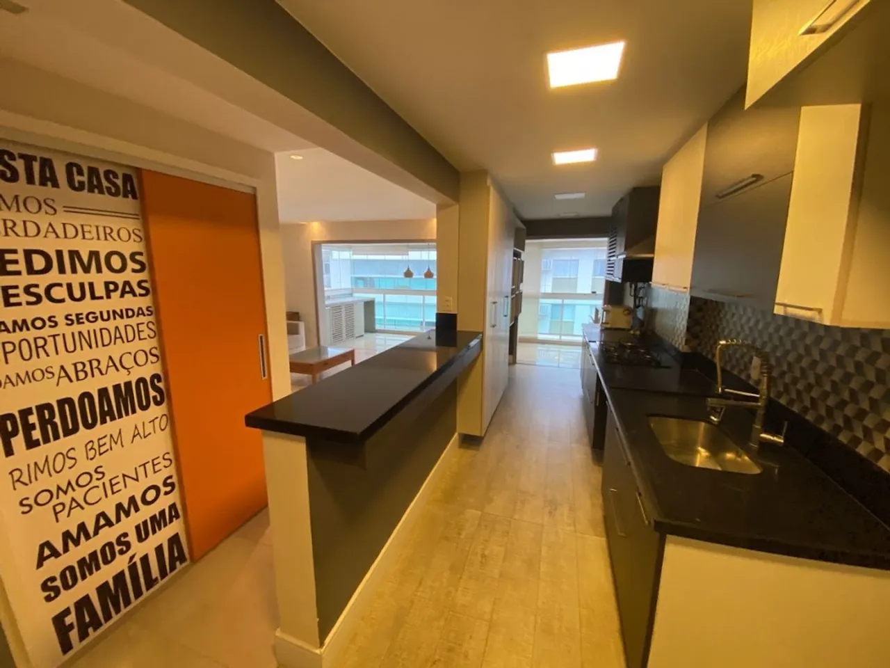 Apartamento mobiliado com 4 dormitórios e varanda — photo 5