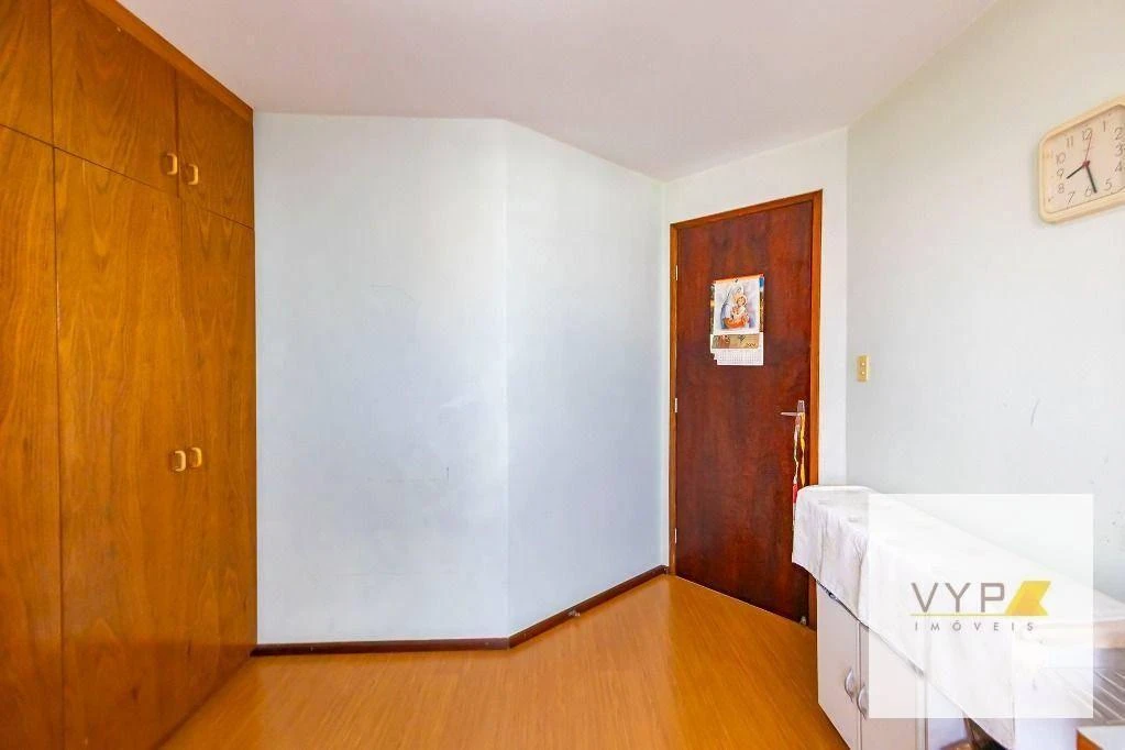 4-bedroom house with a home office — photo 4