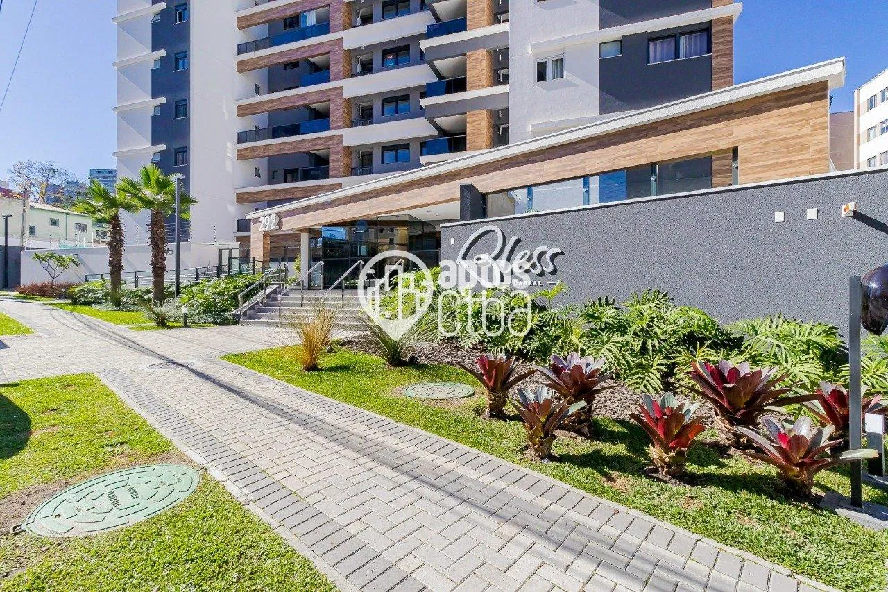 Glass-enclosed balcony in a 2-bedroom apartment, 81 m² — photo 68