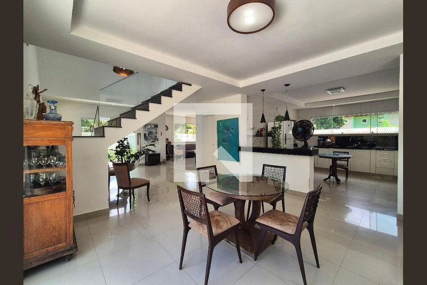 Furnished house with 3 en-suite bedrooms and shared BBQ — photo 40