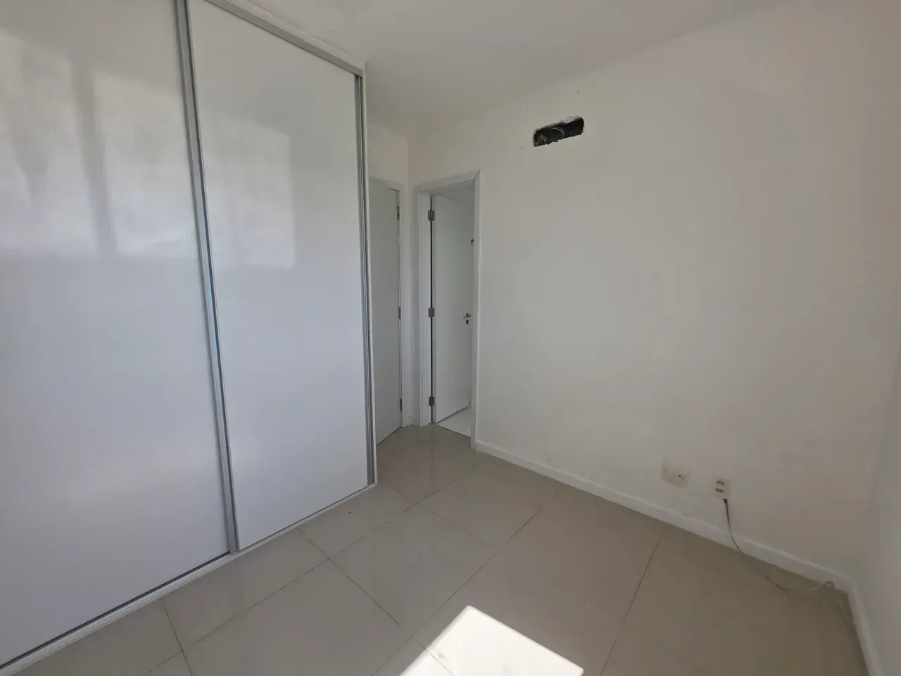 Floor-to-ceiling windows in a 2-bedroom apartment, 90 m² — photo 24