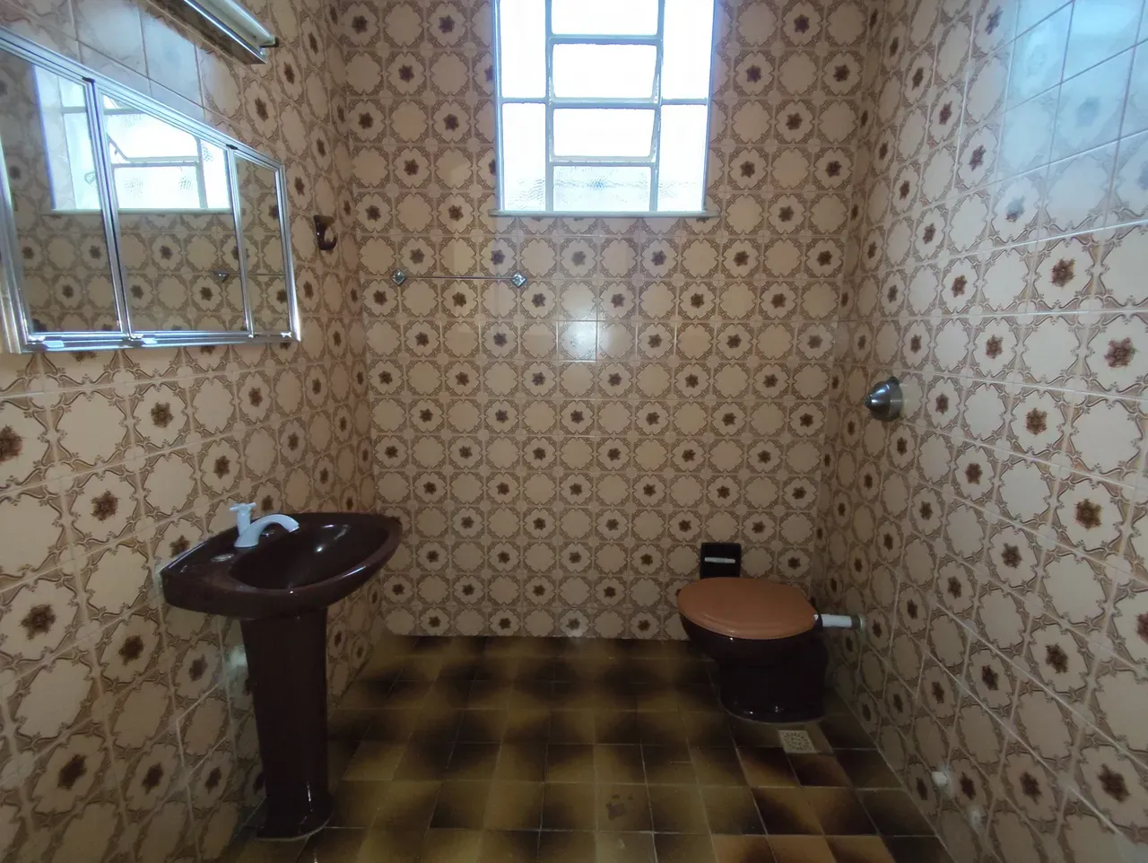 House with 3 bedrooms and 3 bathrooms, 1 parking spot — photo 34