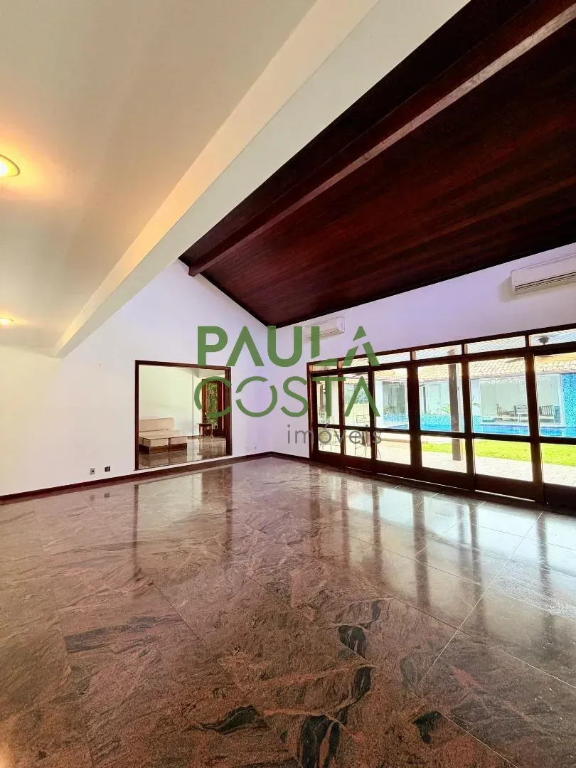 Casa sem mobília com 5 quartos, 5 banheiros e 638 m² — photo 29