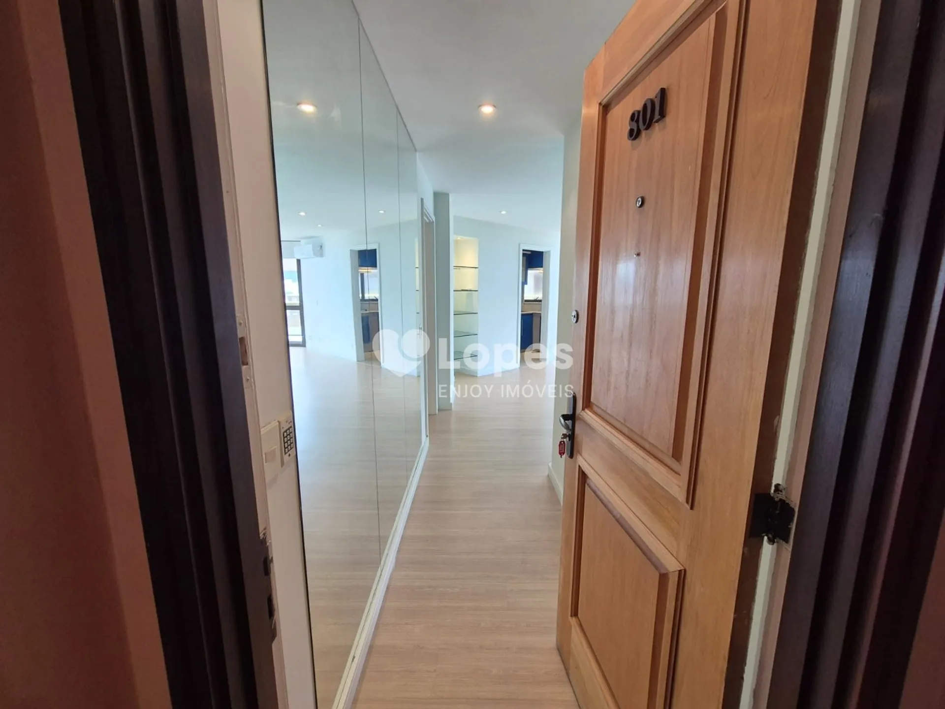 2-bedroom apartment in a building with a sauna — photo 27