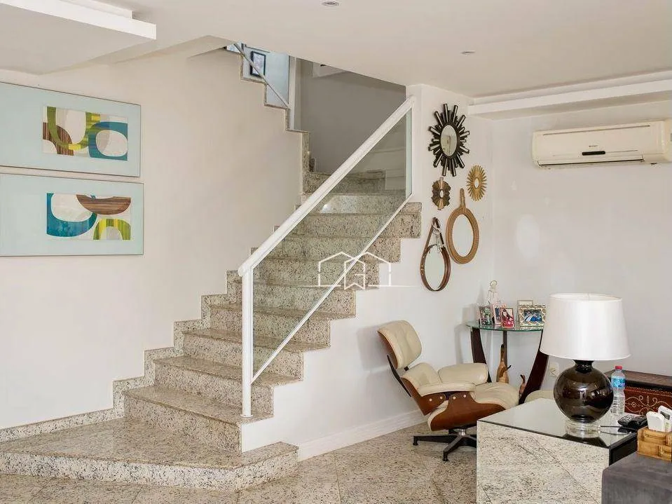 Furnished house with 4 bedrooms and 5 bathrooms — photo 18