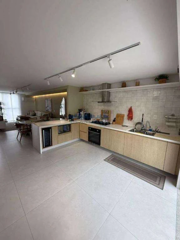 Casa com 4 dormitórios, 240 m² e 3 suítes com varanda — photo 4
