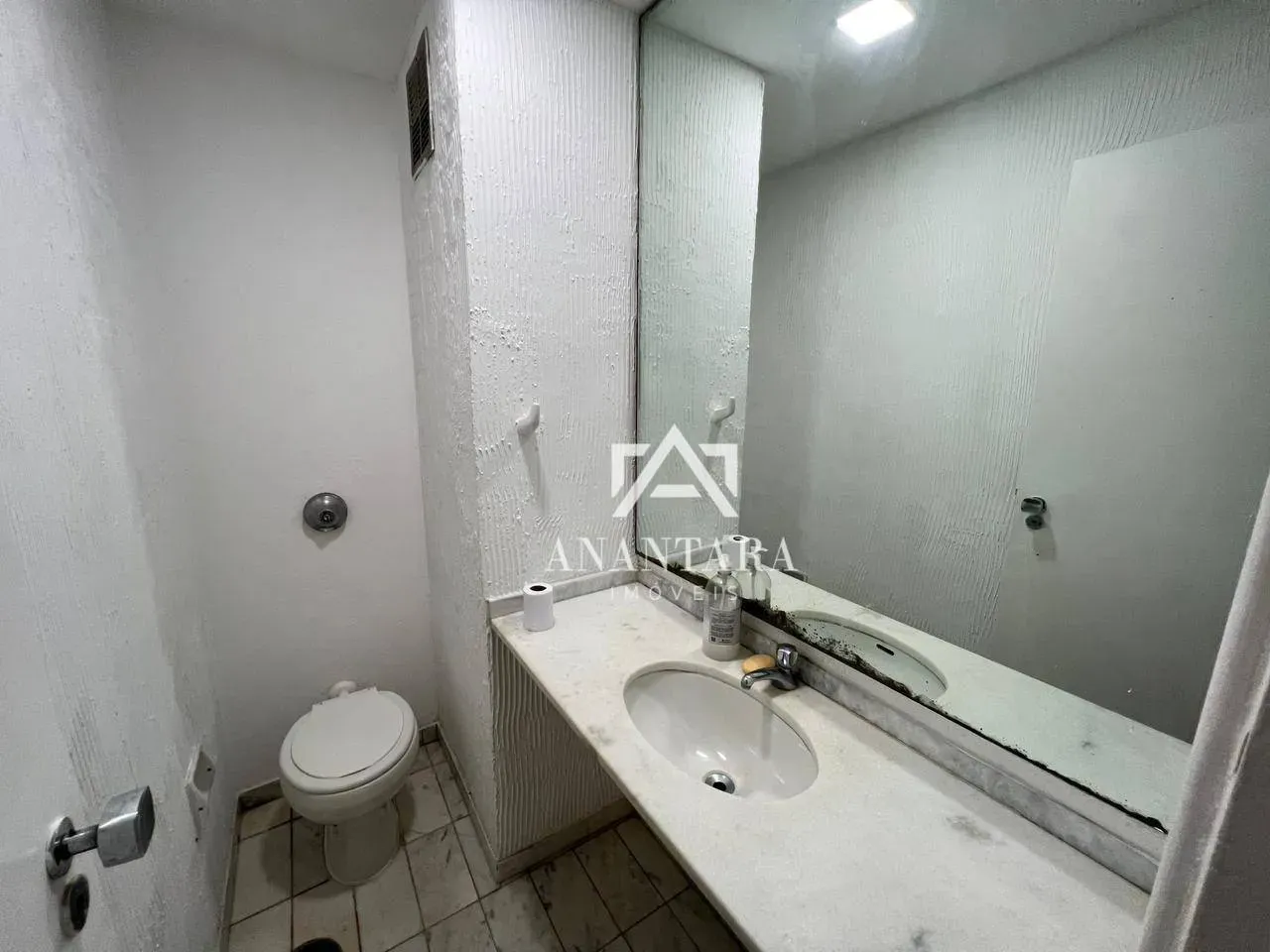 One-bedroom apartment with a washing machine — photo 17