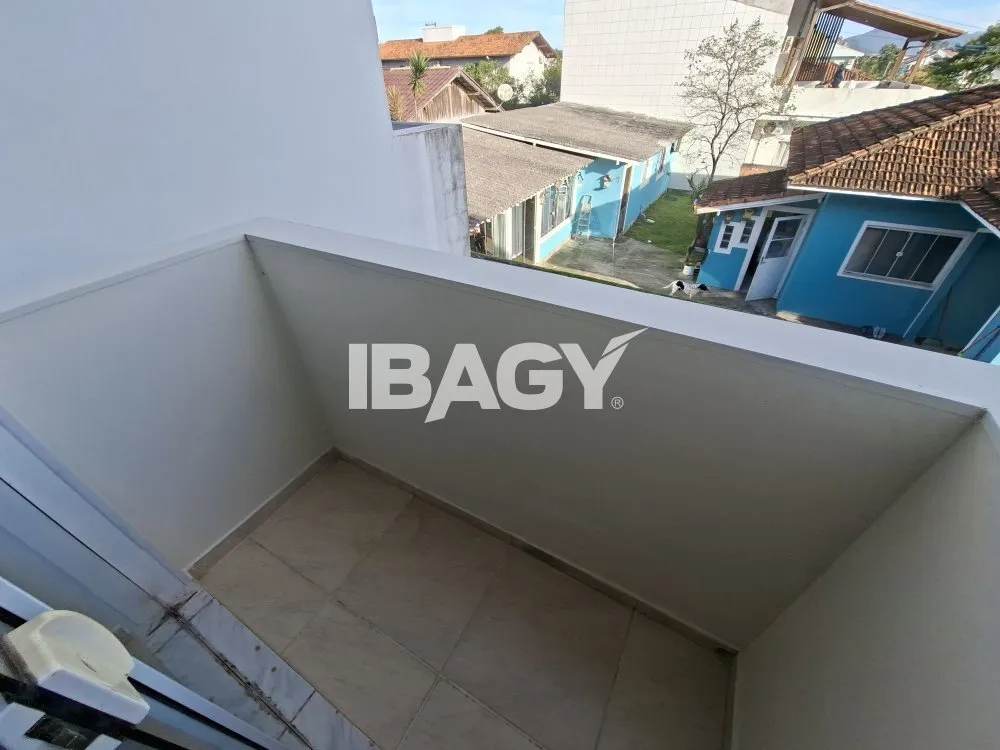 50 м² квартира с 1 спальней и встроенной мини-кухней — photo 4