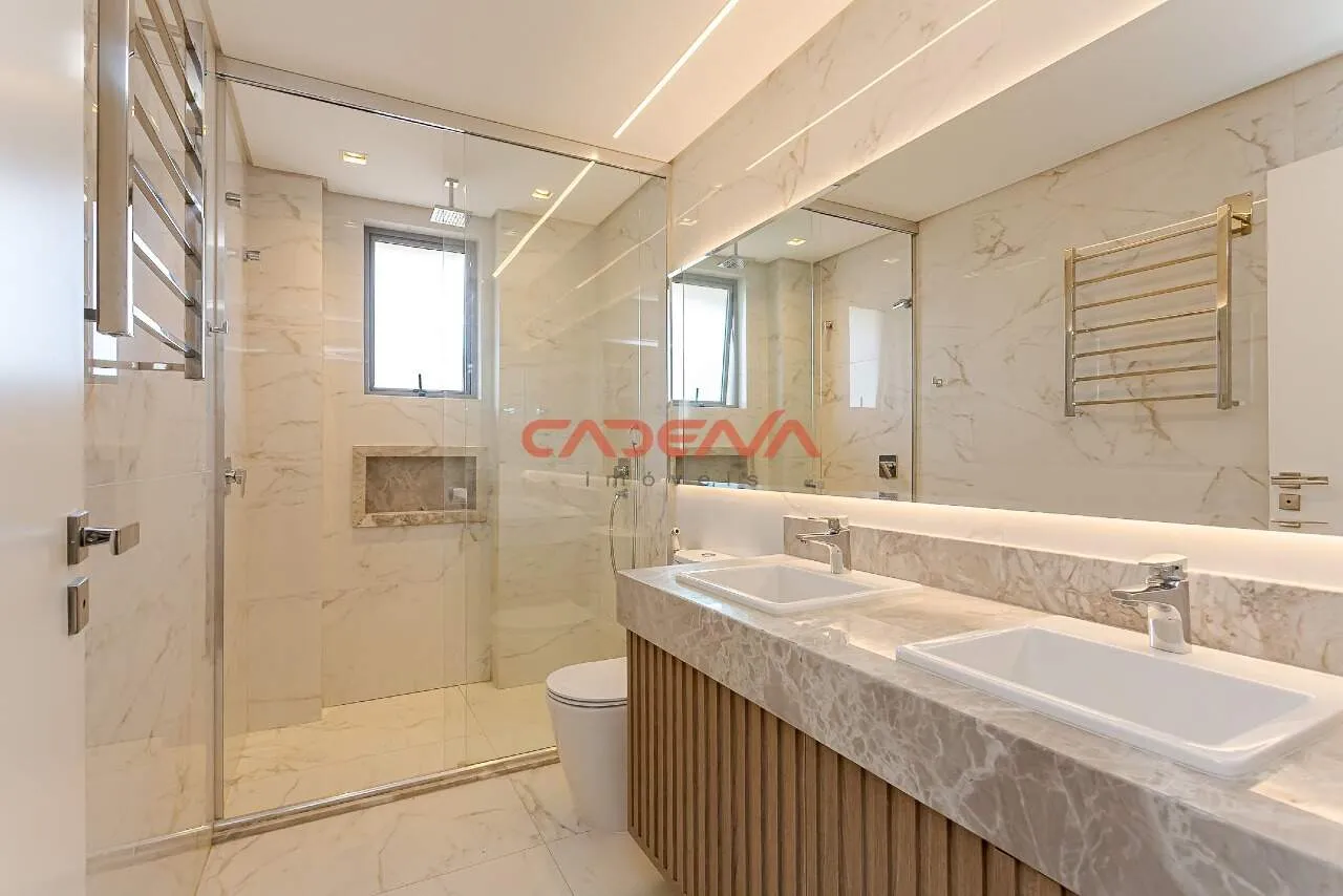 Furnished apartment with 3 en-suite bedrooms and 3 parking — photo 32