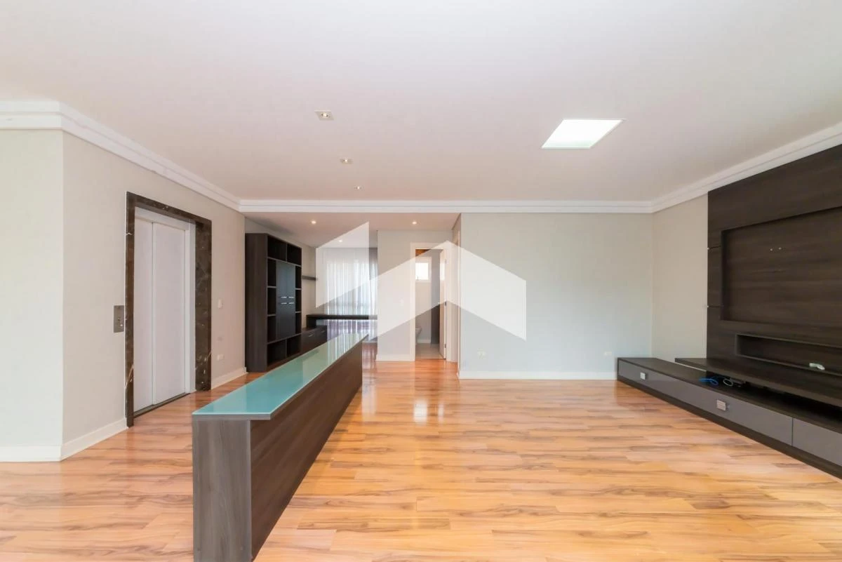 3-bedroom apartment in a building with a gym — photo 25