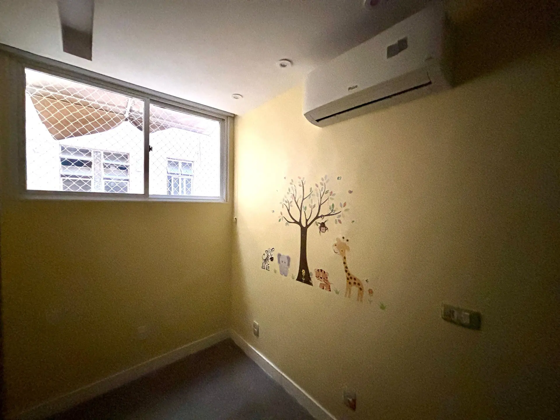 3-bedroom apartment with open-plan gas kitchen — photo 3