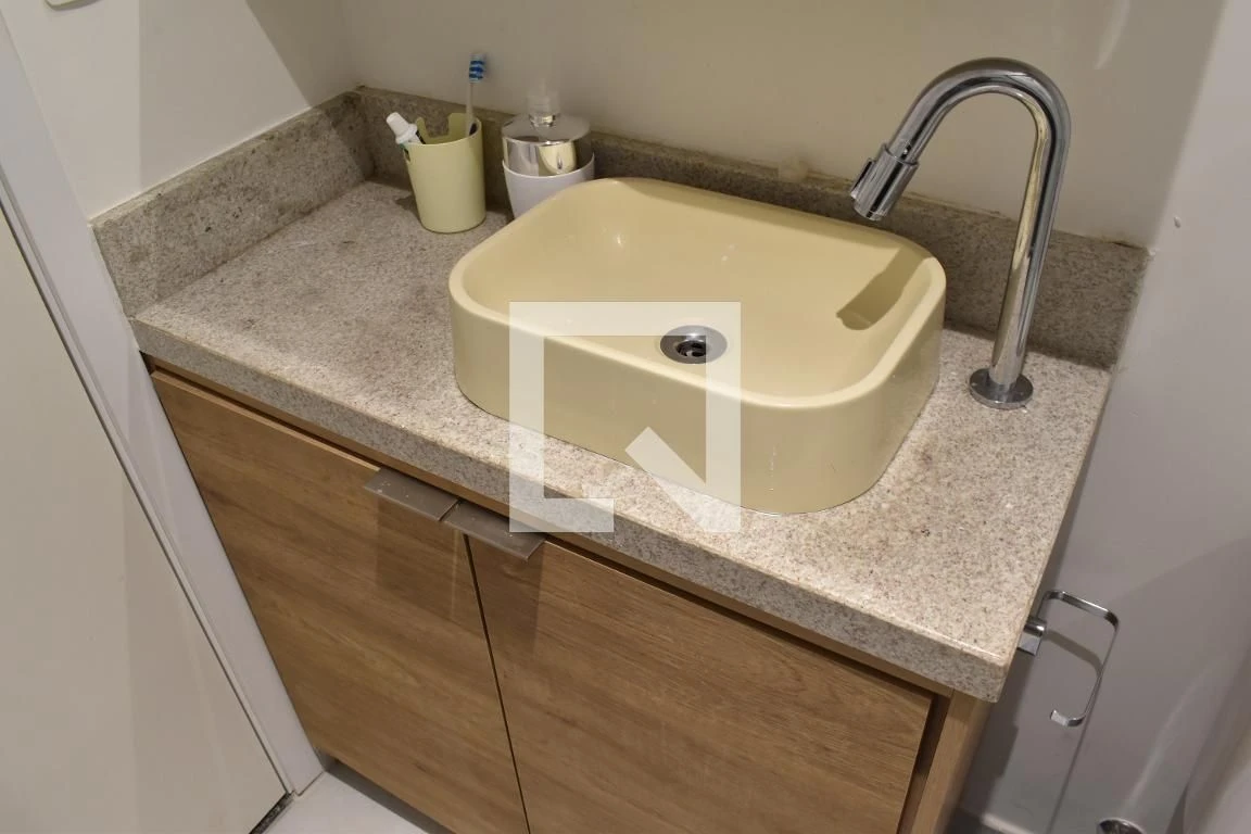 Washing machine in a one-bedroom apartment, 33 m² — photo 24