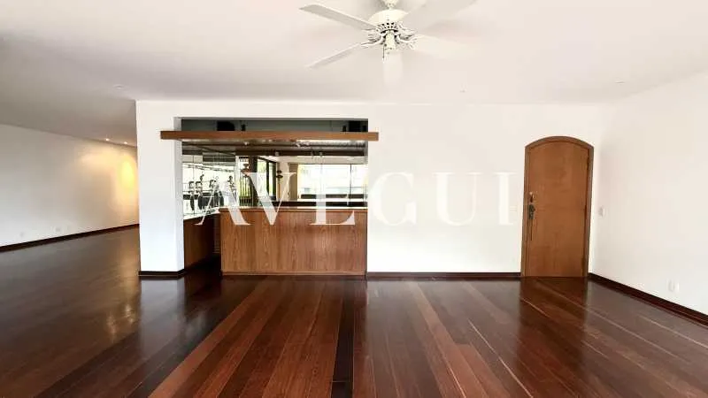 Apartamento 4 quartos com 2 suítes e jardim — photo 3