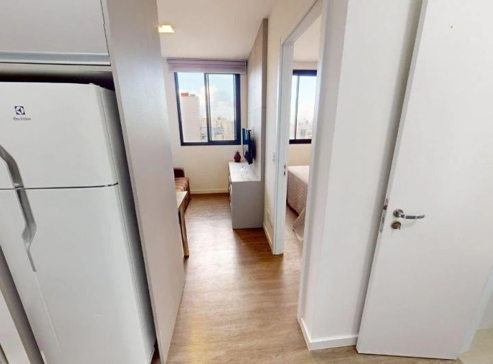 Furnished 1-bedroom apartment with compact kitchenette — photo 7