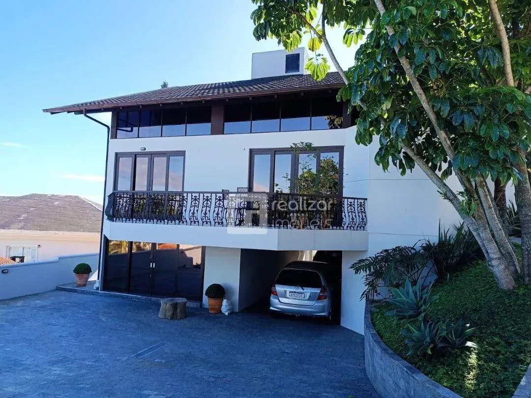 Casa con 4 dormitorios en suite y ventanales del suelo al techo — photo 35