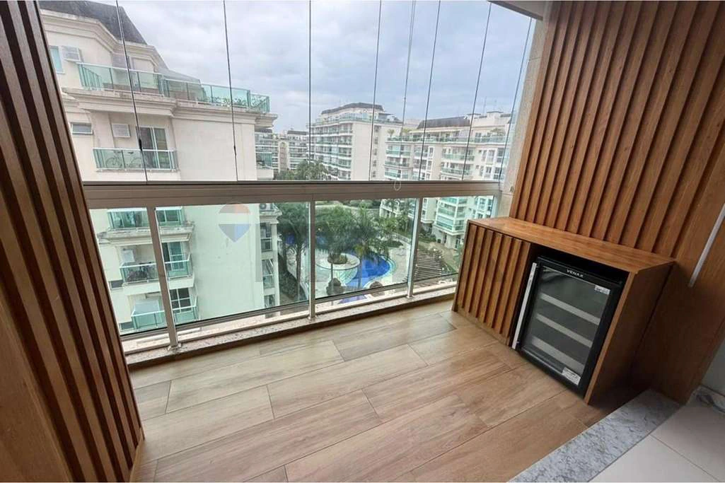Furnished 246 m² apartment with 4 bedrooms and balcony — photo 9