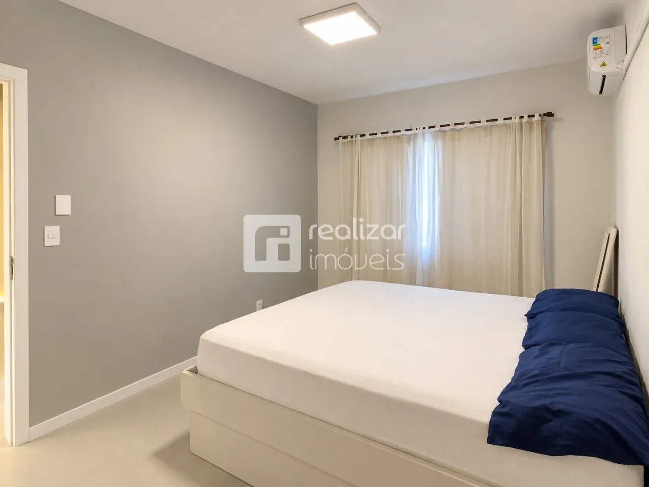 3-bedroom apartment with a home office — photo 10