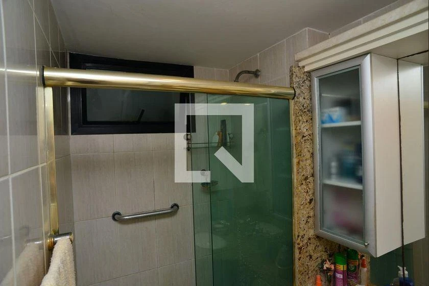 3-bedroom apartment in a building with a gym — photo 35