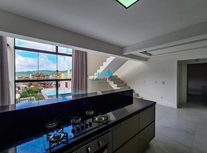 288 m² house with 4 bedrooms and 5 bathrooms — photo 2