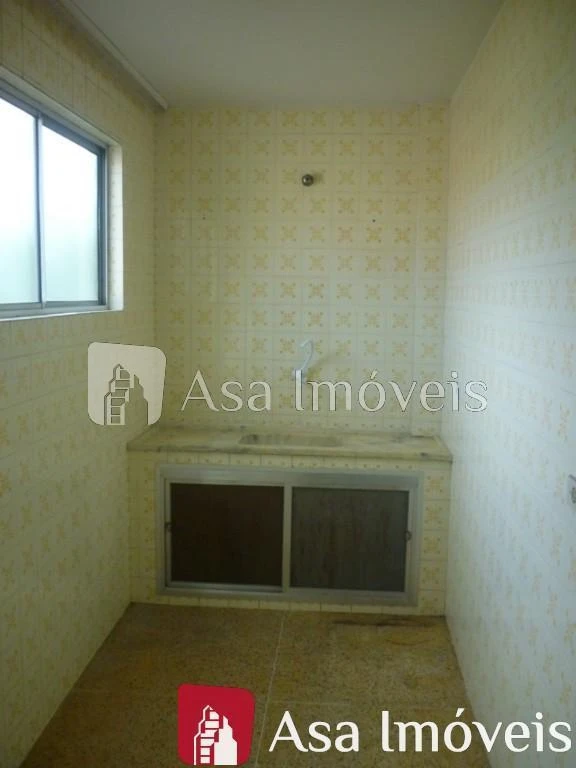 Apartment, 71 m², with wood or laminate floors — photo 2