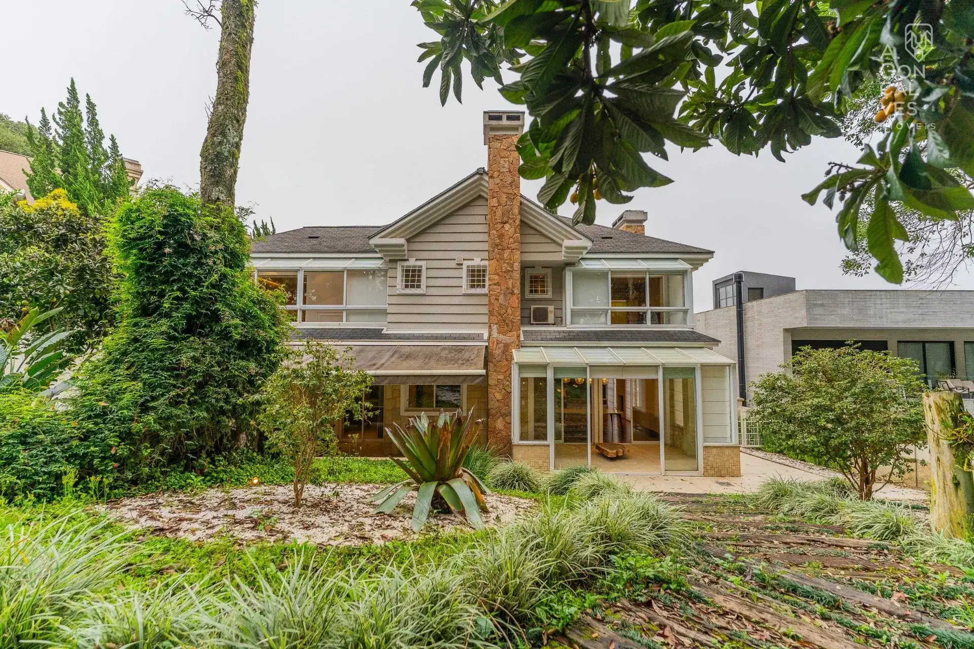 House with 4 bedrooms and 5 bathrooms, 5 parking spots — photo 31