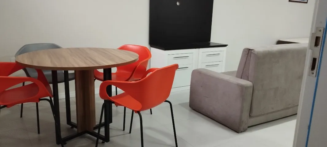 Furnished studio with 1 bedroom and 1 bathroom, no parking — photo 3