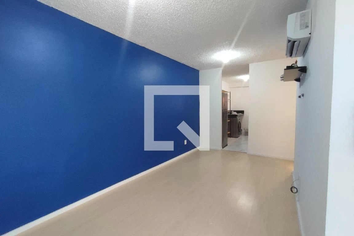 2-bedroom apartment in a building with a gym — photo 4