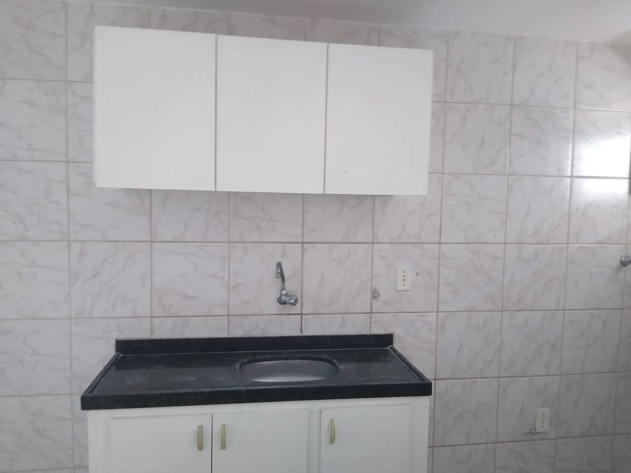 1-bedroom, 1-bath apartment with no parking — photo 11