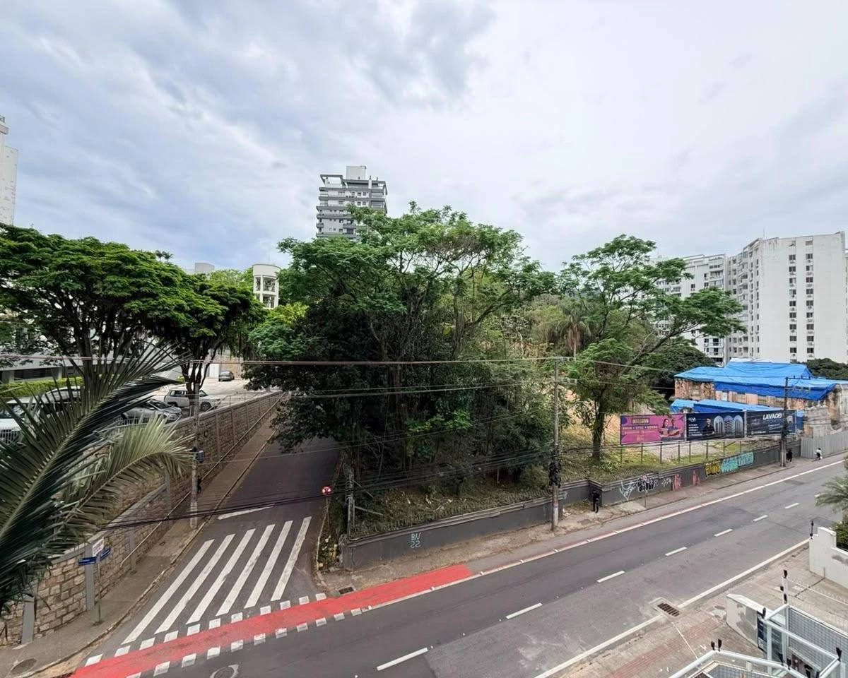 167 m² apartment with a dishwasher and a park view — photo 21