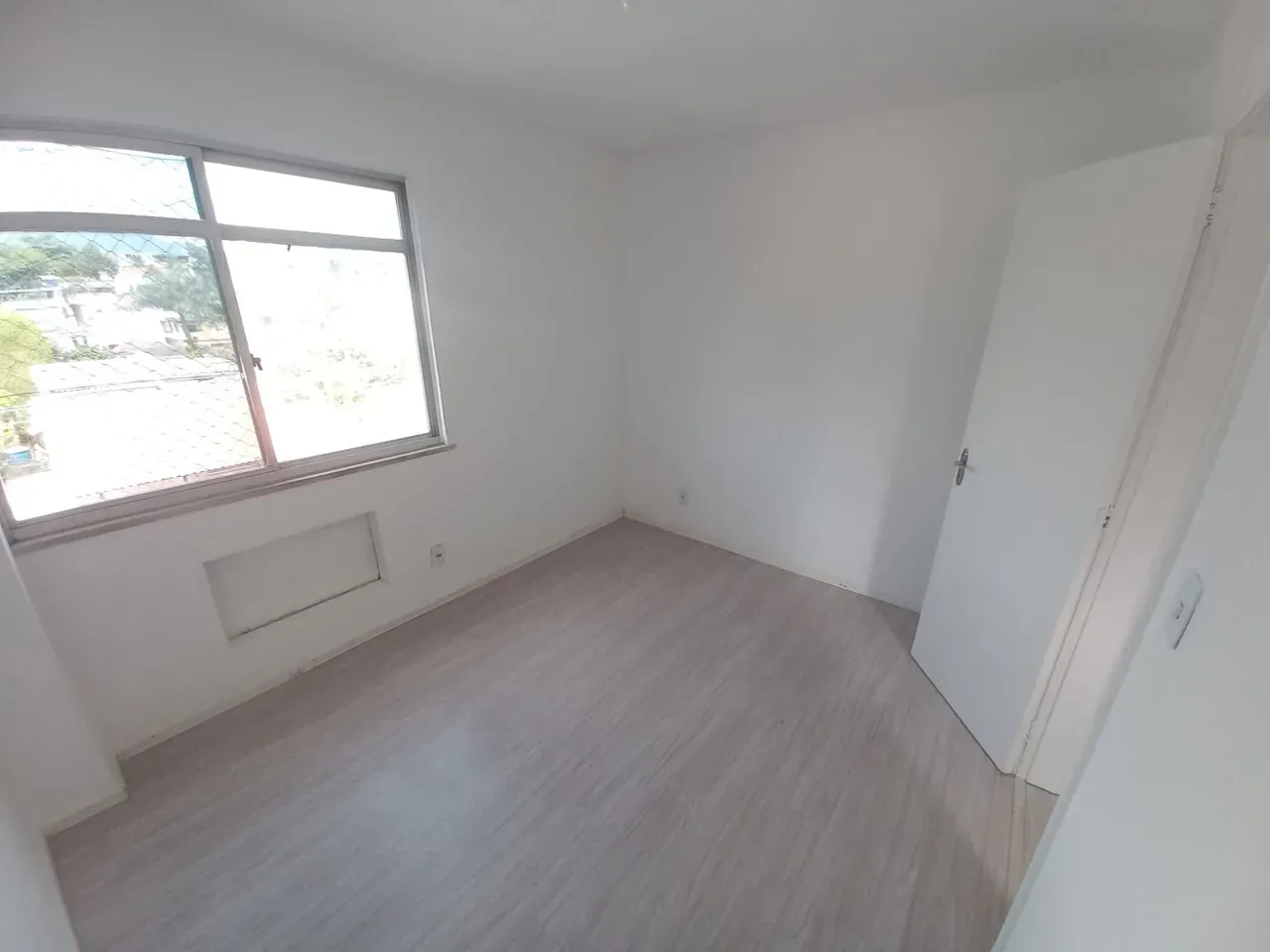 2-bedroom apartment with laundry area and 1 parking spot