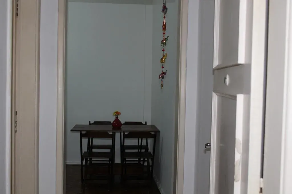 Apartamento mobiliado de 55 m² com 3 quartos e mesa — photo 6