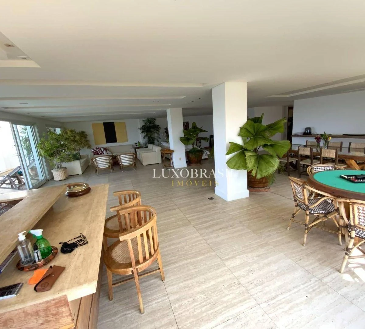 Apartment with 4 suites and access to shared pool — photo 18