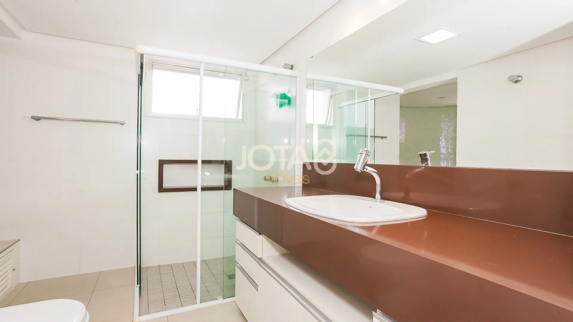 219 m² furnished apartment with 4 bedrooms and private garden — photo 16