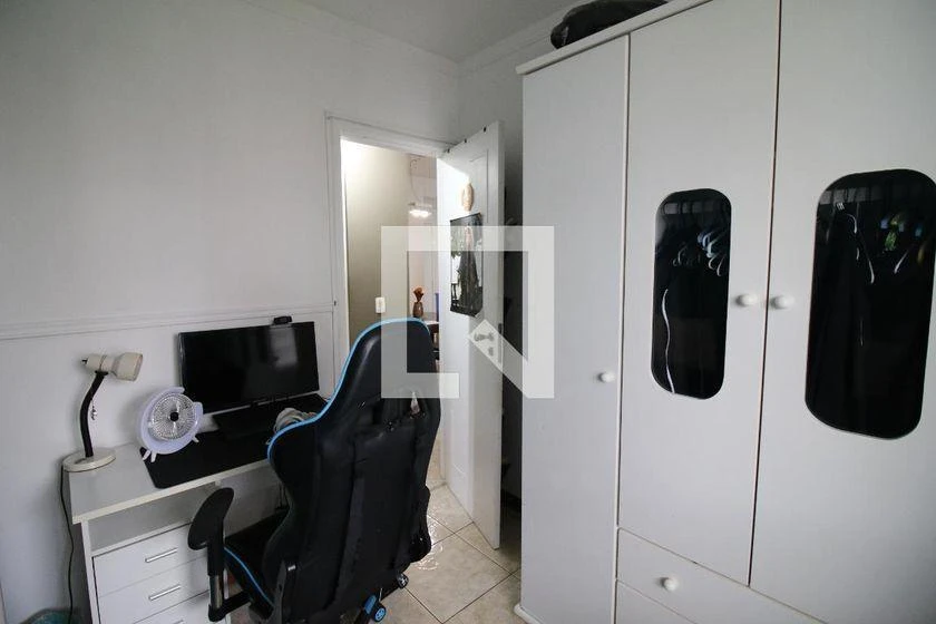 3-bedroom rental apartment with an enclosed balcony — photo 29