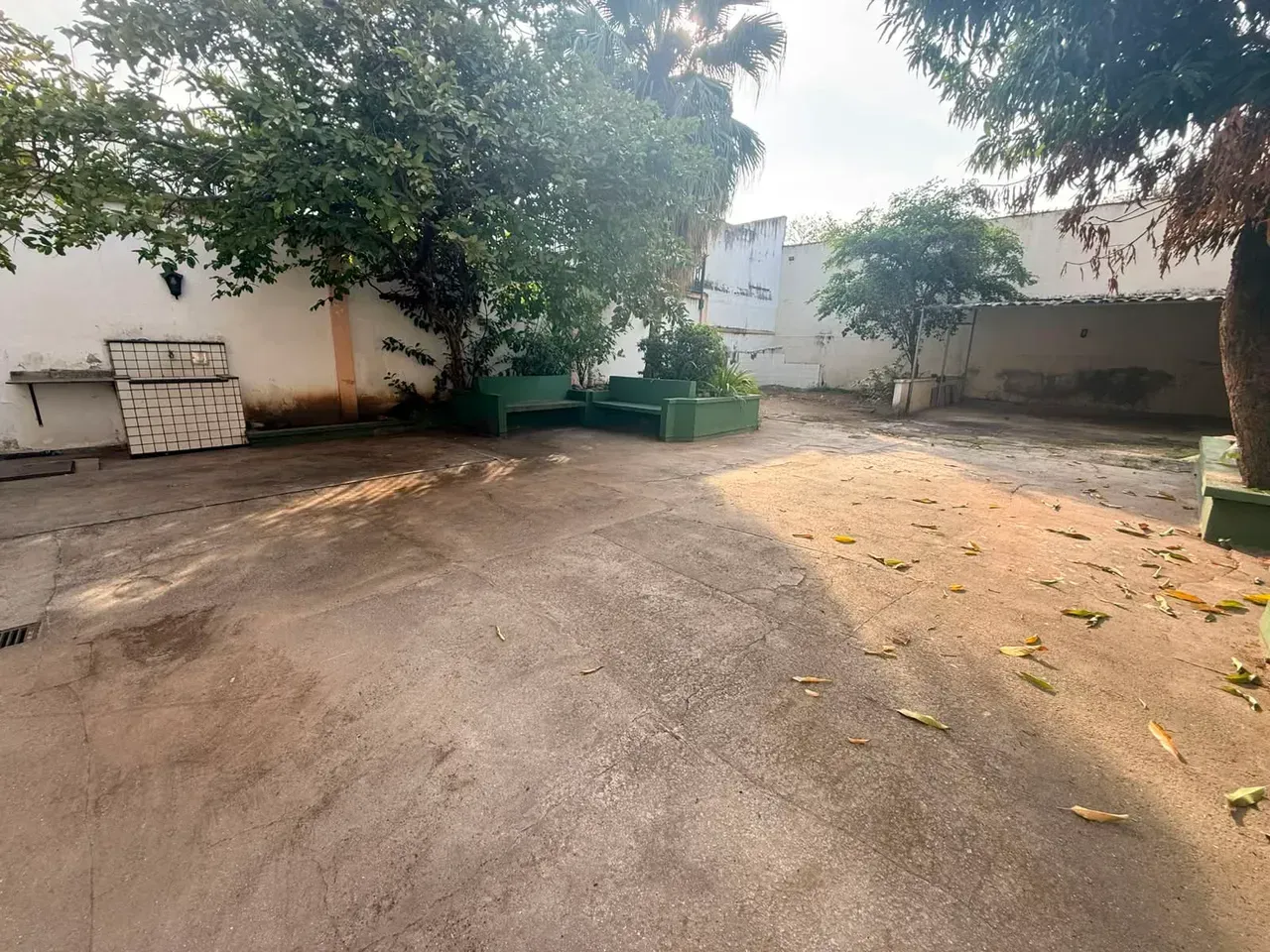 Casa comercial sem mobília com 3 quartos e 4 banheiros — photo 13
