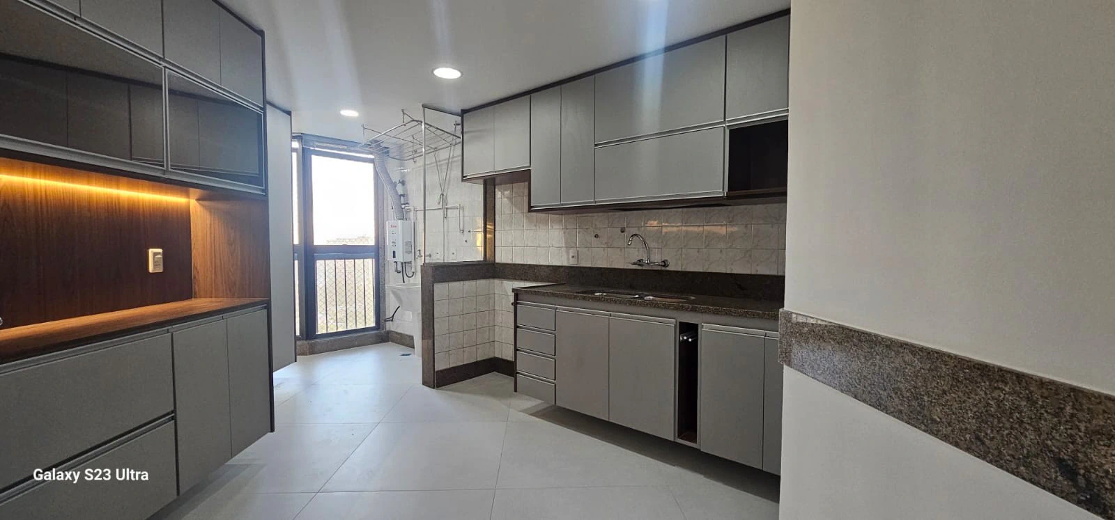 Apartamento duplex com 3 suítes e varanda de fechamento — photo 26