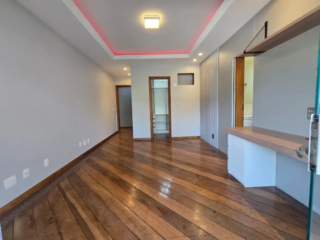 Будинок на 450 м² з 4 спальнями та кухнею з газом — photo 14