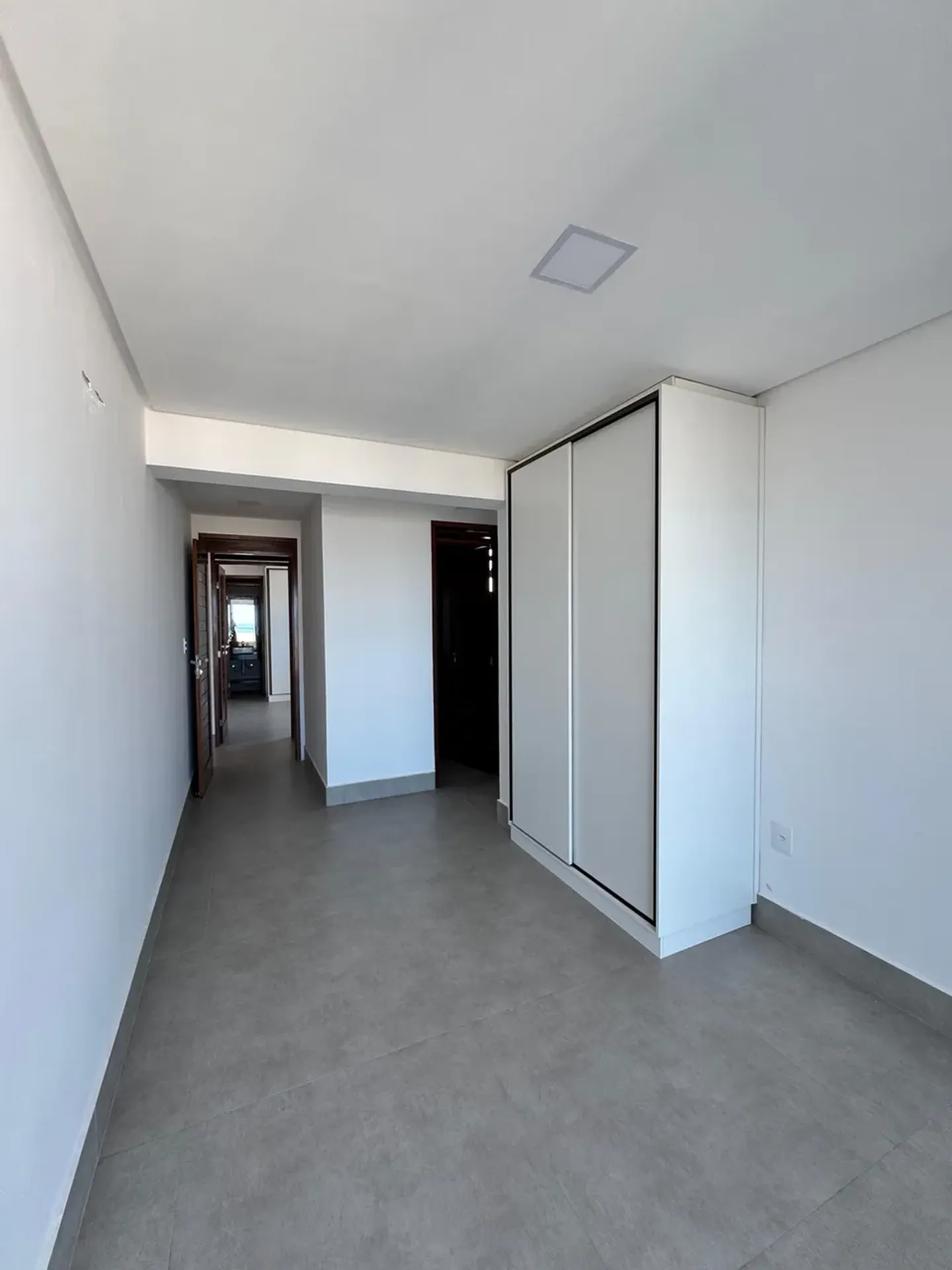 Квартира 145 м² з 4 спальнями-сюїтами та паркуванням — photo 34