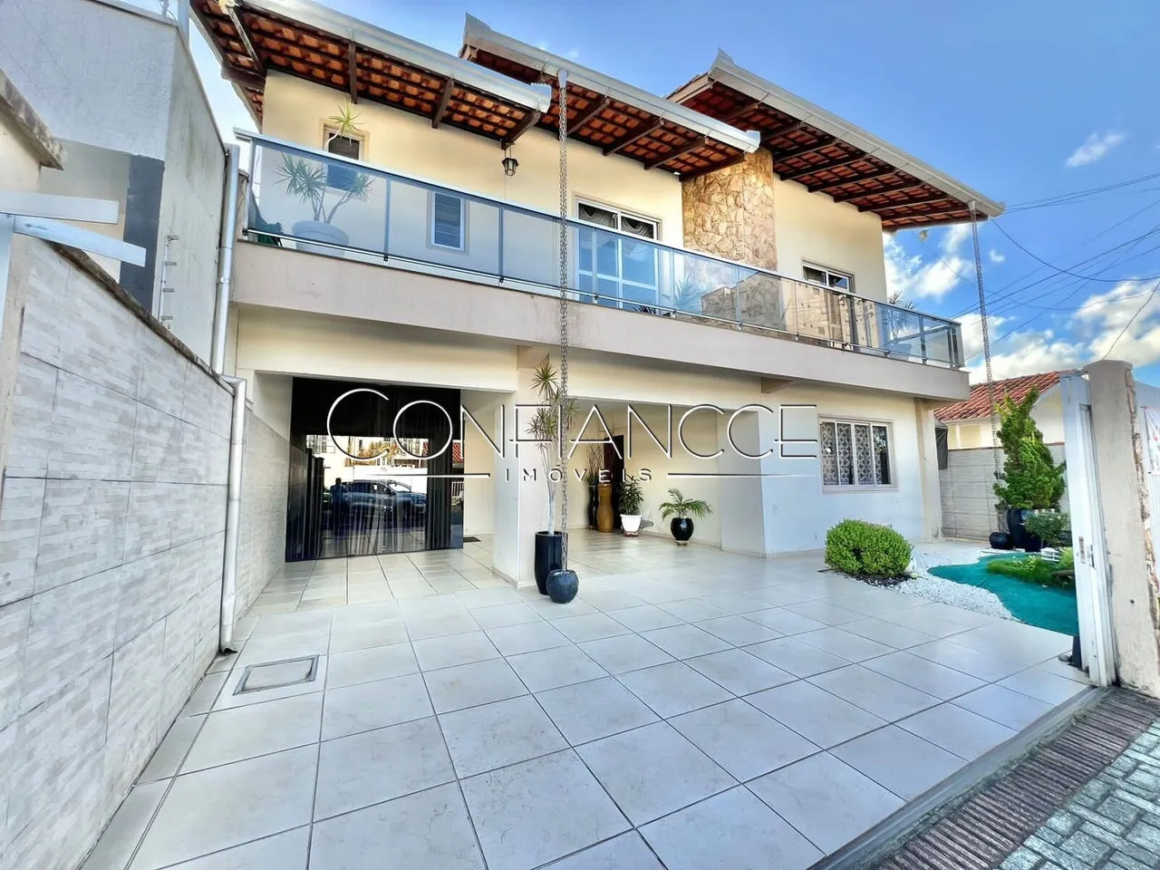 Furnished 2-bedroom house with gas open-plan kitchen — photo 3