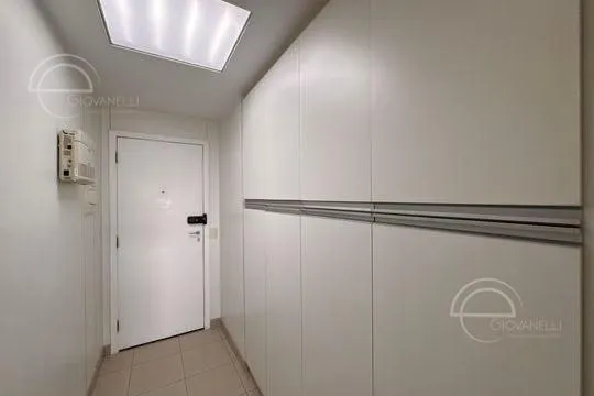 4-bedroom apartment with a separate kitchen, 260 m² — photo 61