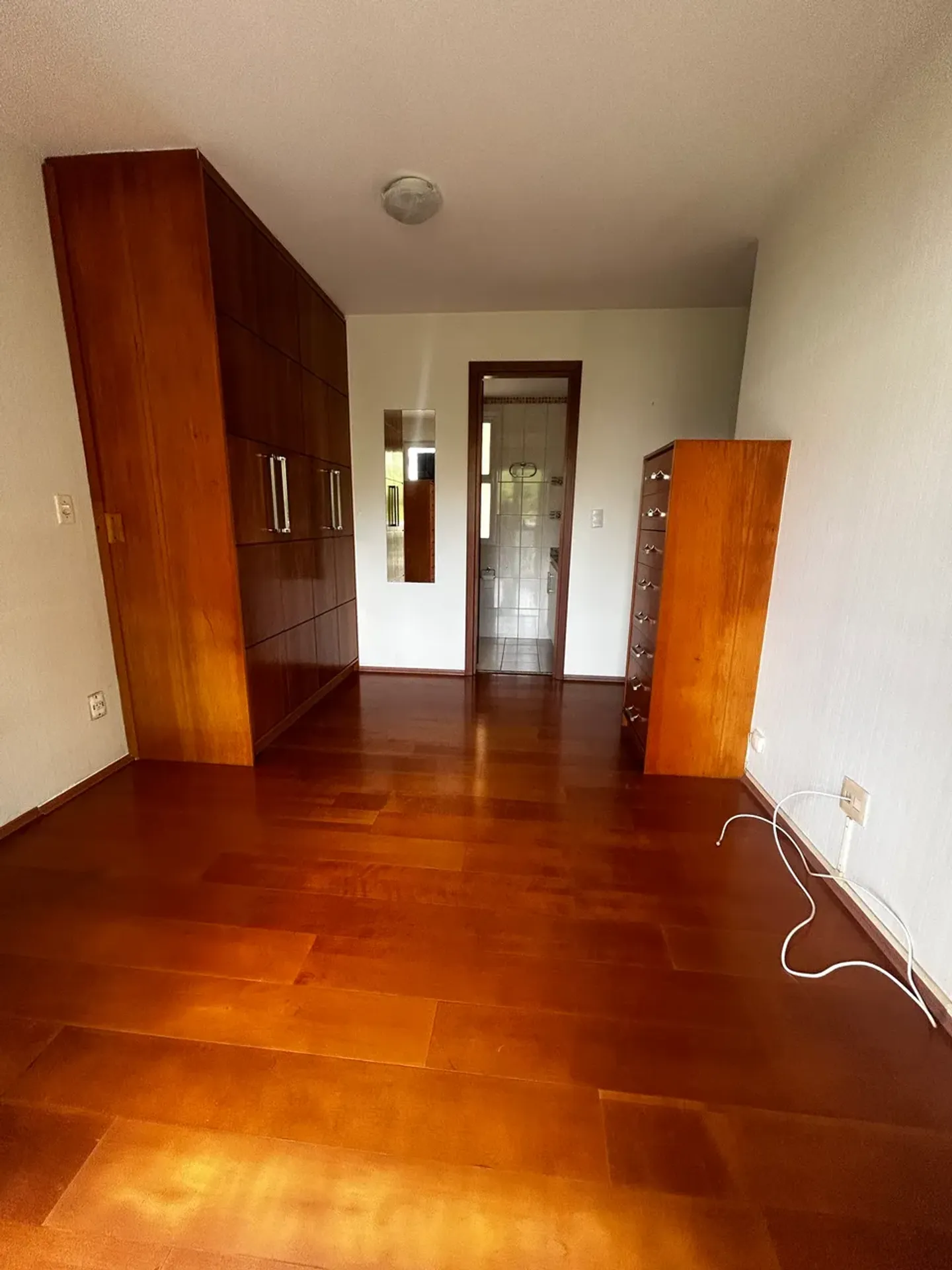 Glass-enclosed balcony in a 3-bedroom apartment, 100 m² — photo 15