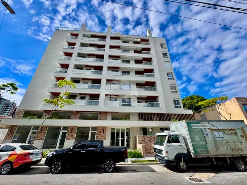 One-bedroom apartment with a glass-enclosed balcony — photo 6