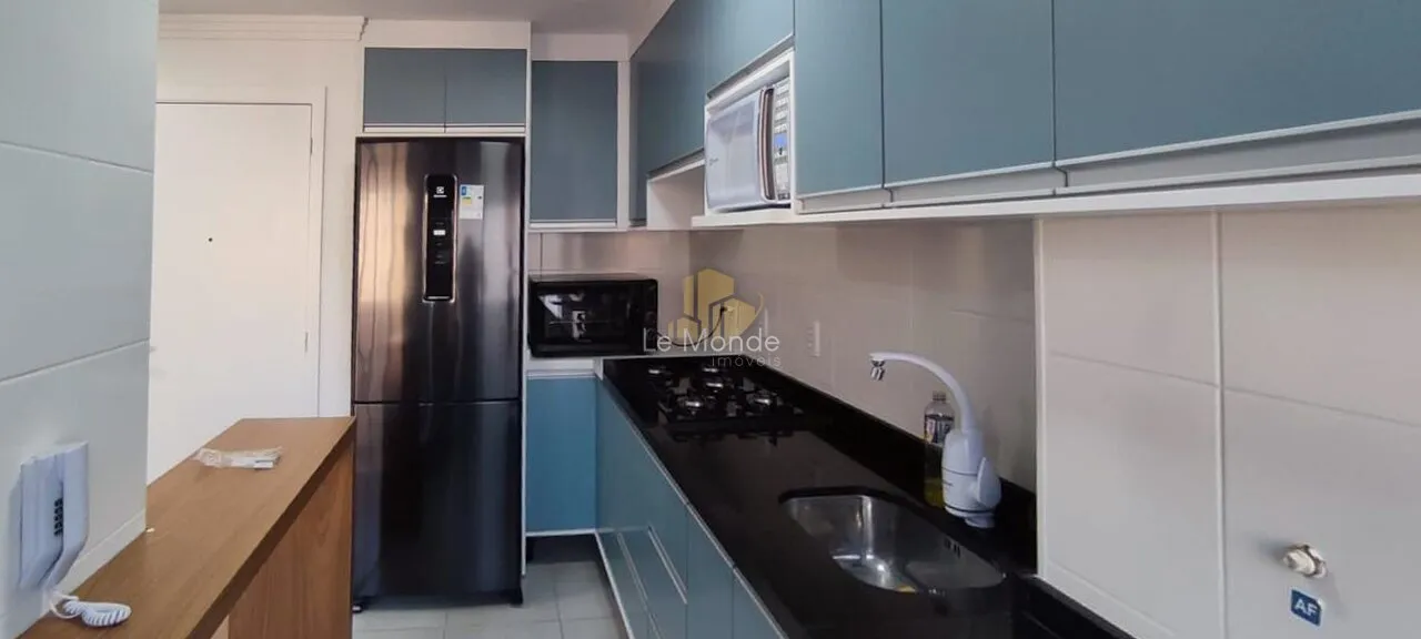 2-bedroom apartment with open-plan kitchen and gas stove — photo 14