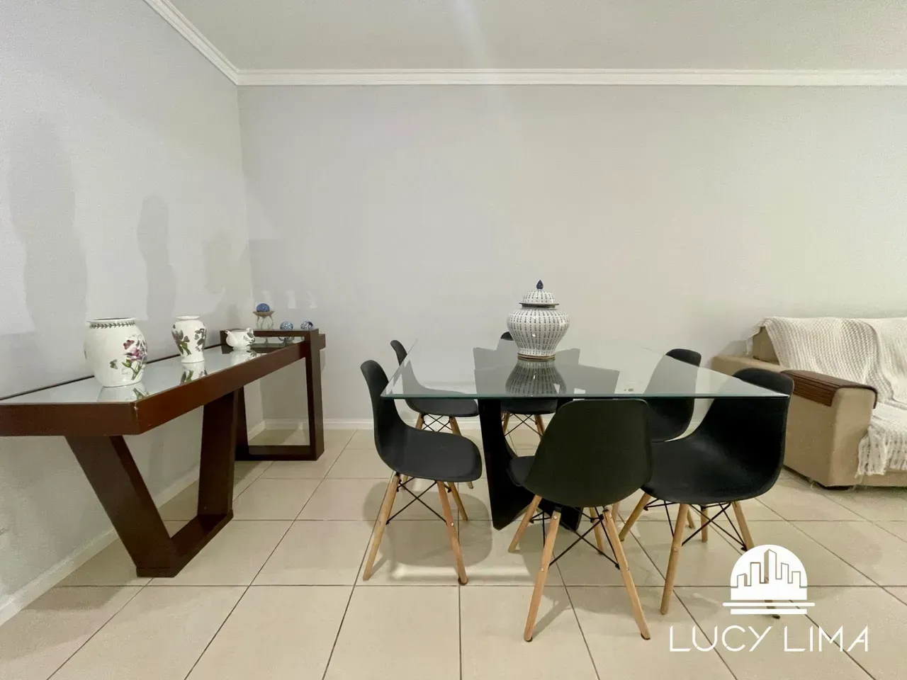 Furnished apartment, 100 m², with floor-to-ceiling windows — photo 8